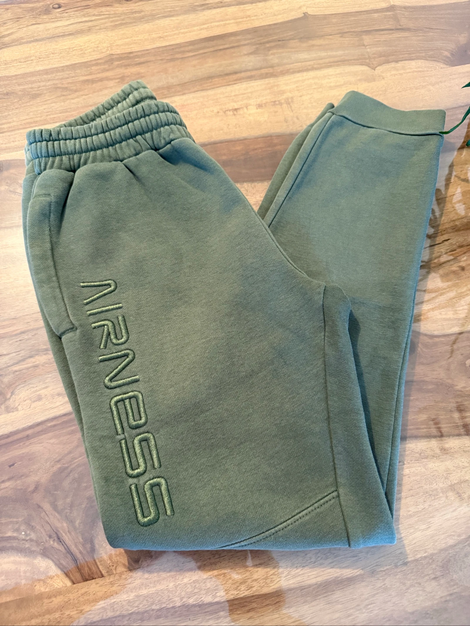 Pantalón jogging infantil Airness caqui – 10 años – Estado casi nuevo – photo 3